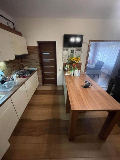 Casa 3 dormitoare de vanzare, 200 mp, teren 252mp, zona Semicentral