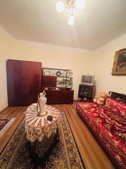 Casa singur in curte zona Velenta