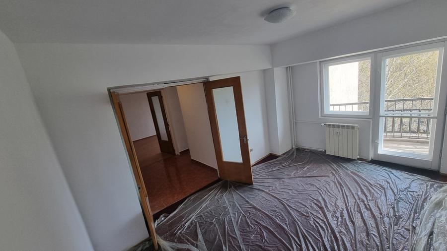 Apartament 3 Camere,Unirii,bl.1995,et.2/7,DECOMANDAT,2 bai,2 balcoane,boxa,Liber