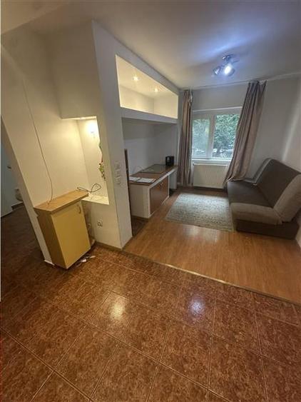 4 camere cu centrala 100 mp!