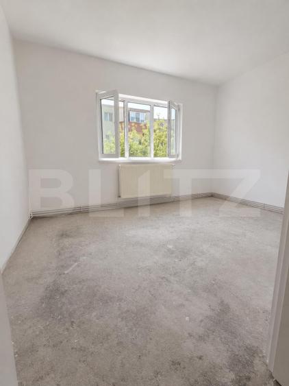 Apartament de vanzare, cu 3 camere, 65 mp, zona Blocuri, Campia Turzii