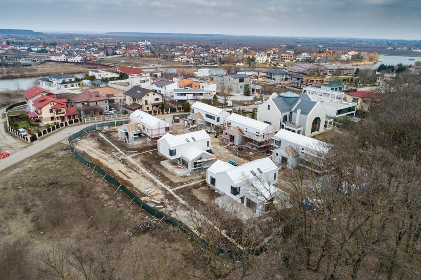 MINI COMPLEX 6 VILE langa PADURE si LAGUNA ALBASTRA