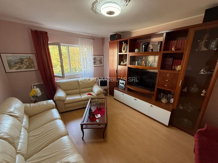 Apartament 3 camere zona Inel I