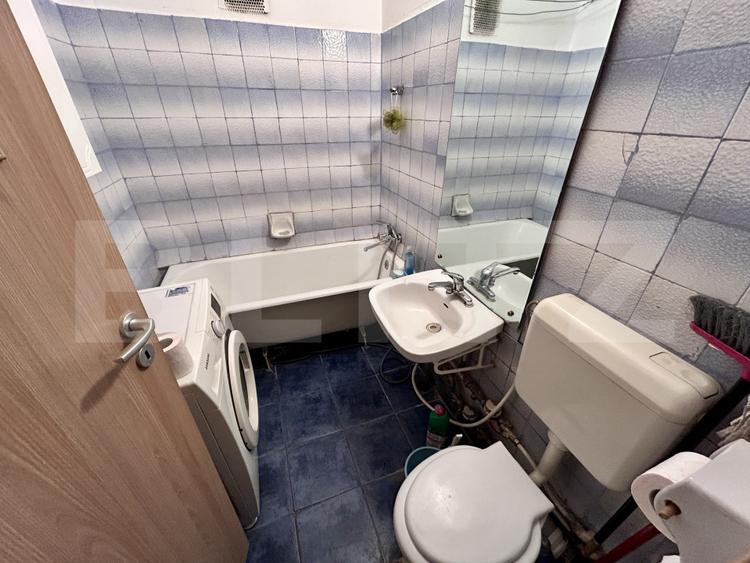 Apartament cu 3 camere, 56 mp, zona Cina