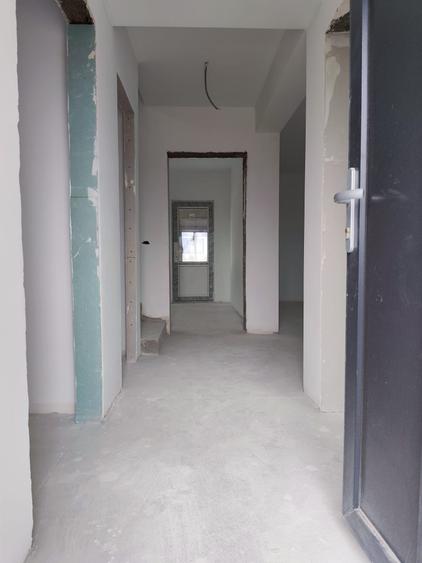 FARA COMISIOANE casa 5 camere 2 bai P+E+pod terasa beci camera tehnica la cheie