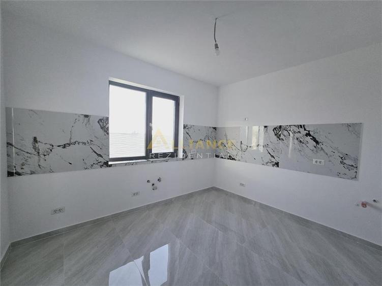 Vila individuala - 4 camere - 3 bai - beci - pod - 2 min de bulevardul principal
