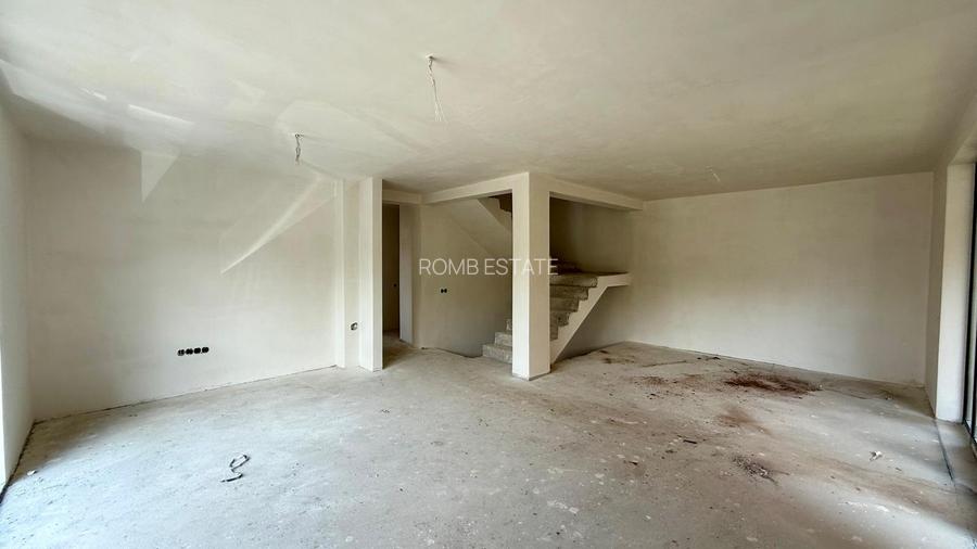 Duplex cu 5 camere, 2 garaje, semifinisat, zona Tauti - 5
