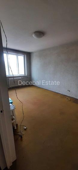 Metrou Titan 3 camere Decomandat Bloc Reabilitat Etaj Intermediar