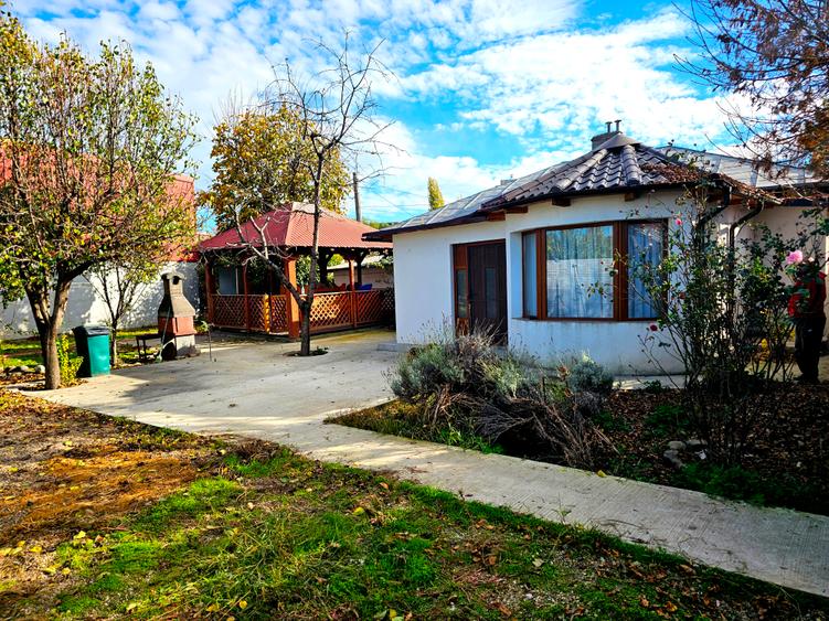 Vanzare casa 6 camere si teren 629 mp zona PARC SOFT