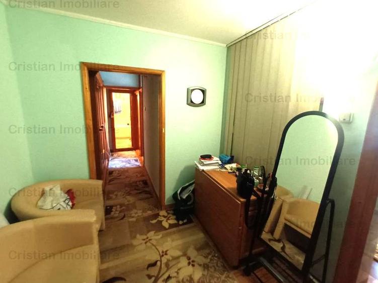 Bariera CONFORT 1 Decomandat 3 camere SPATIOS ZONA LINISTITA