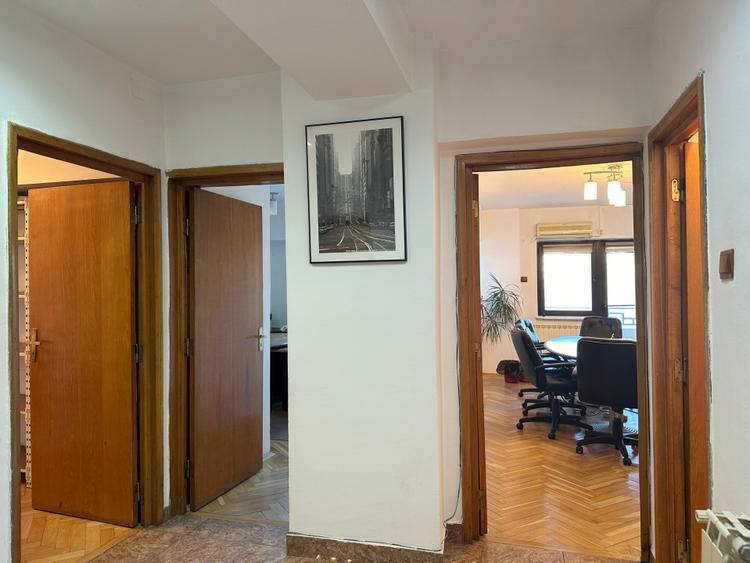 3 camere Piața Unirii | vedere deschisă către Dâmbovița | 2 băi | 3 balcoane