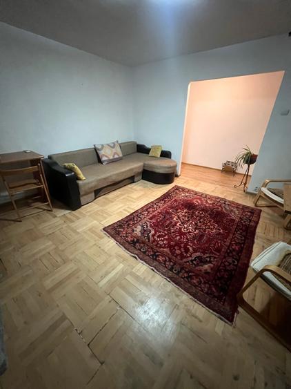 APARTAMENT 3 CAMERE/ PARTIAL MOBILAT/ 10 MINUTE DE METROU