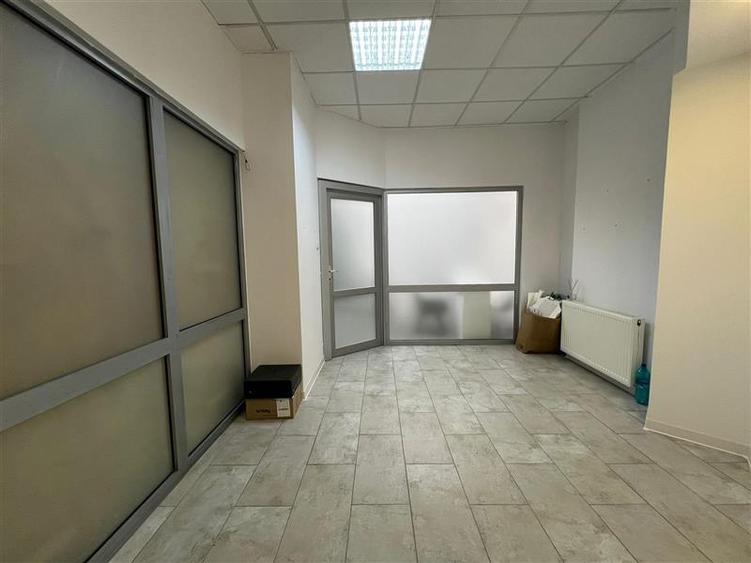Spatiu comercial (Gheorgheni, Cart. Bucin bl. 18 F)