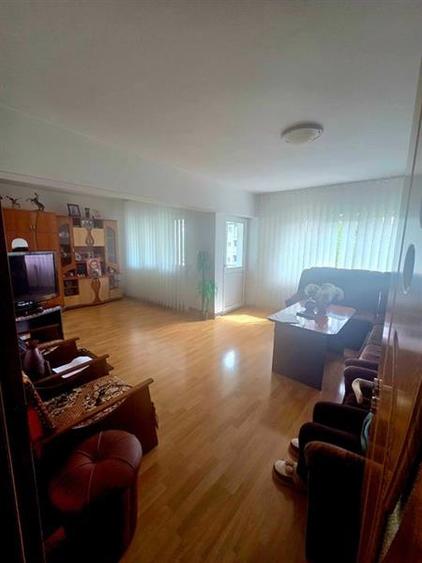 Apartament 3 camere, 2 bai, 2 balcoane, etaj intermediar zona Noua
