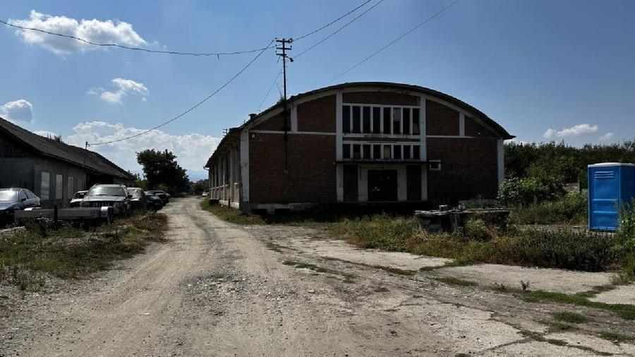 Teren intravilan 16.058 mp + 8 Spatii industriale/depozitare Sibiu zona Pia