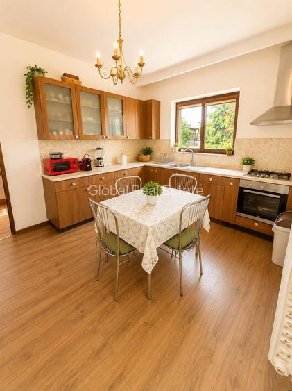 Vila 6 Camere P/M Teren 1000mp Poiana - 31