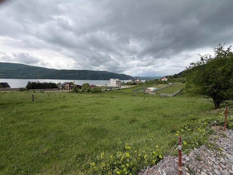 Pamant de vanzare Extravilan cu vedere la Dunare, intr-o zona turistica ,4024 mp