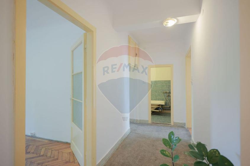 Apartament cu 2 camere de vânzare, în zona Decebal