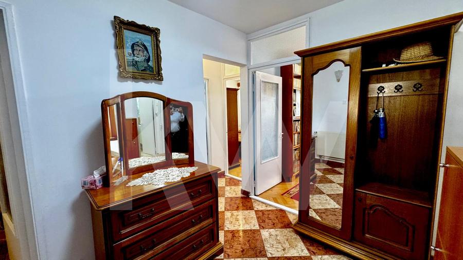 Apartament de închiriat 3 camere în Valea Aurie