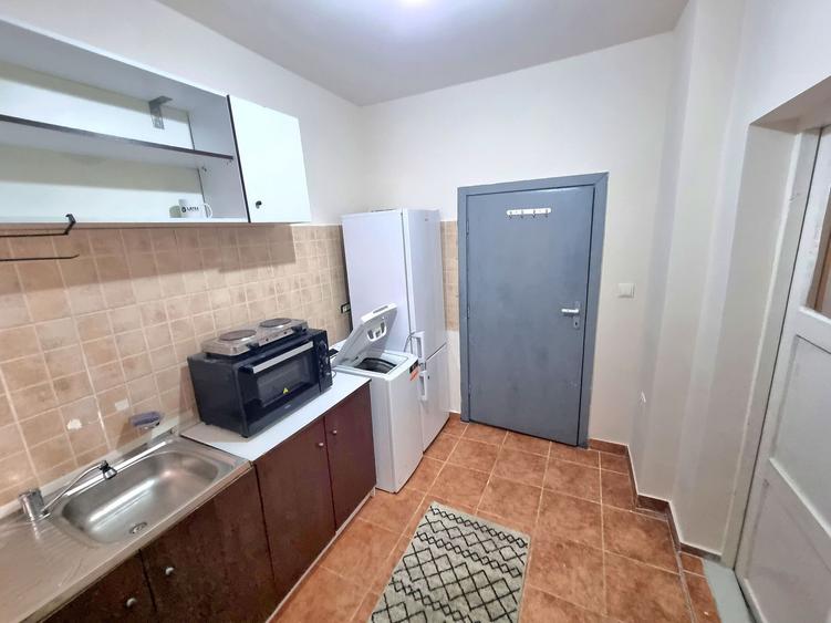 Apartament cu 1 cameră, foarte spațios, parter, clădire istorică, zona Traian