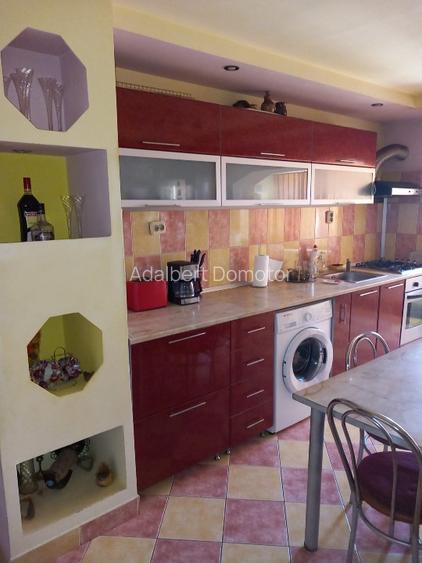 Vând APARTAMENT (65 mp.) 2 CAMERE + Living mare (camere decomandate) - 5