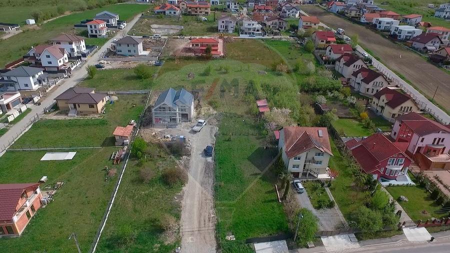 Teren cu autorizatie de constructie la intrare in Chinteni, Comision 0