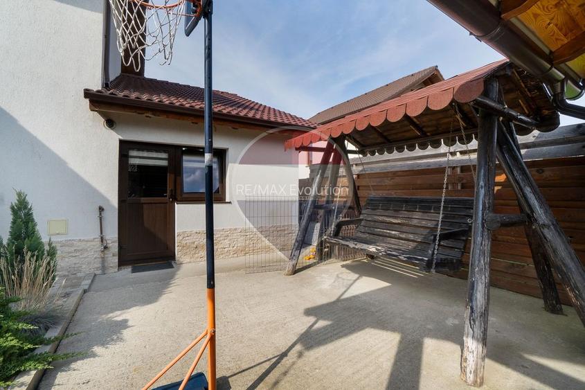 Casă cu personalitate | 204 mp utili | 600 mp teren | Izvor