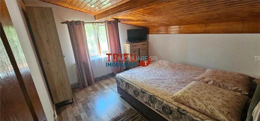 Cabana de vânzare în Intregalde – 5 camere, 1.200 mp teren si ciub - 12