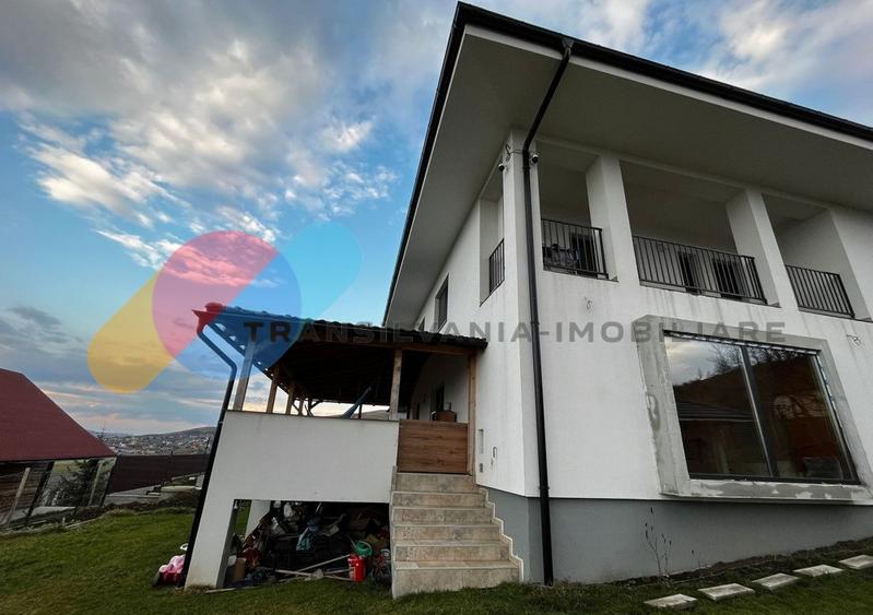 Casă tip vilă în Dezmir, 249 mp utili, zona Planoarelor