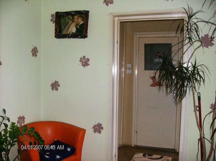 Vand apartaemnt cu 2 camere, cf. 1, semidecomandat, etaj 8/9, zona Aleea carpati