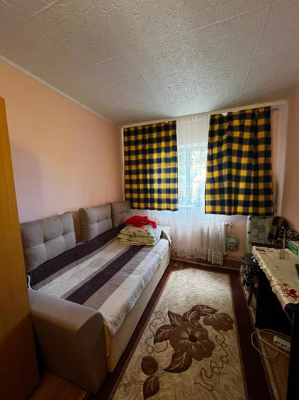Apartament 3 camere SD – Dacia-Zimbru | 55 mp | Etaj 4/4 cu pod | Preț negociabi