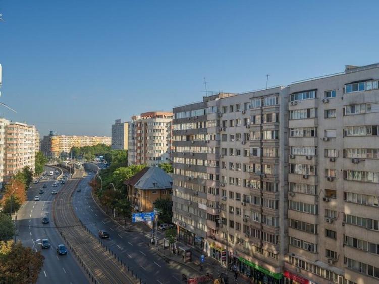 Mihai Bravu / Ferdinand / Obor / parter cu balcon / bl mixt /