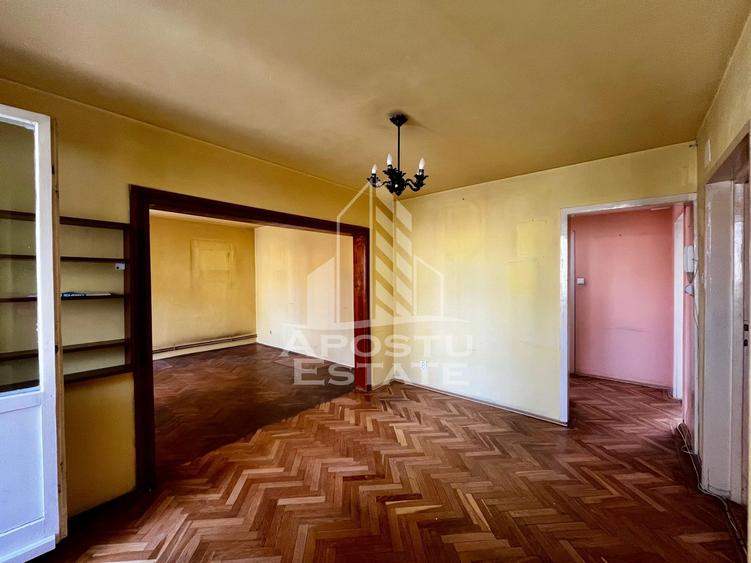 Apartament 4 camere de vanzare, zona Take Ionescu/Cardinale, Timisoara