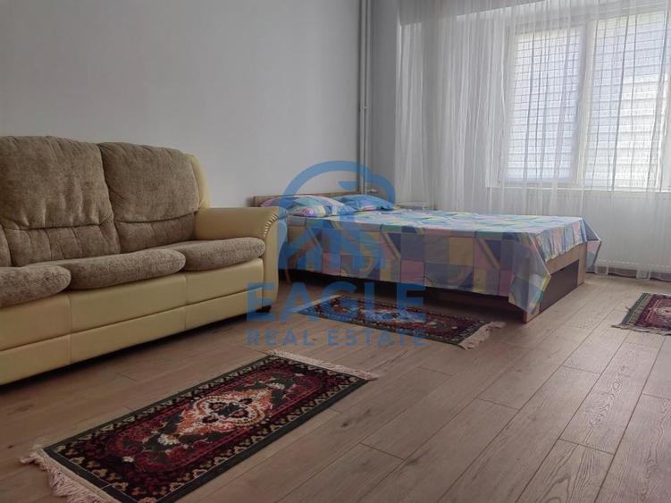 Dezrobirii -Garsoniera decomandata cu balcon si parcare pe termen lung