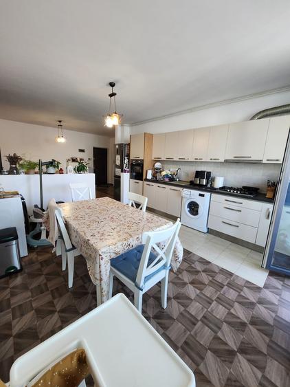Pont!!! Apartament de 2 camere superb, 57 mp , etaj intermediar, zona Metro