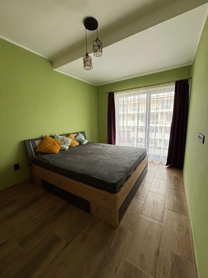 Apartament 3 camere semidecomandat zona Eroilor