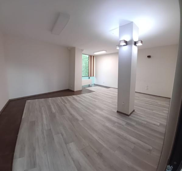 Spatiu comercial pretabil birouri-cabinete