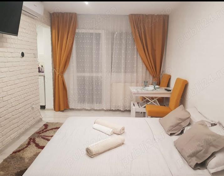 Garasoniera de vanzare 22 mp zona Oasului