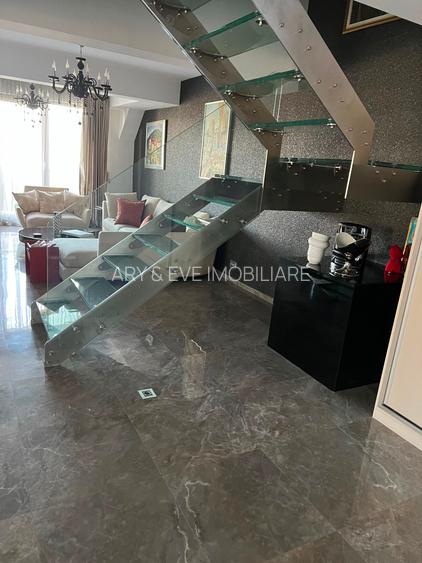 Eleganță Atemporală: Duplex Exclusiv de 200 mp, Complet Amenajat Premium, Garaj