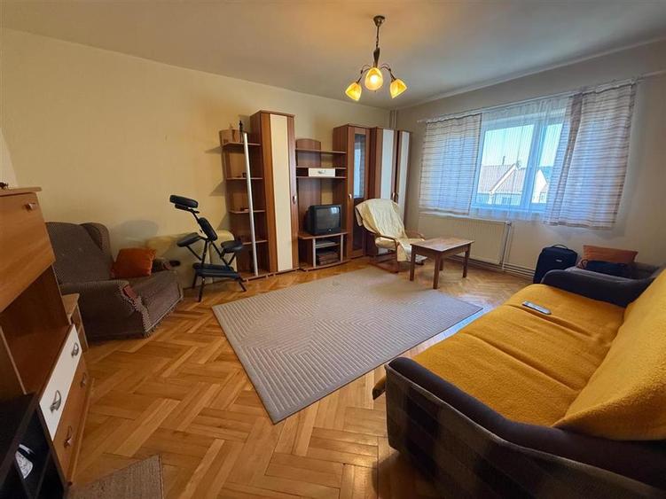 Apartament cu 3 camere 2 bai si balcon in Terezian