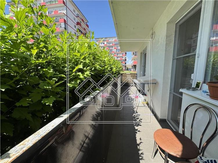 Apartament cu 3 camere, mobilat si utilat, zona linistita