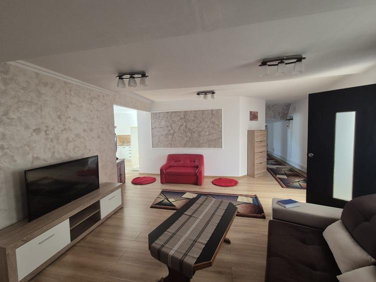Apartament la casa, 4 camere in Schei