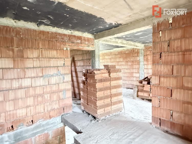 Duplex intreg 8 camere, LA ROSU, de vanzare in Sacalaz, la intrare - 17
