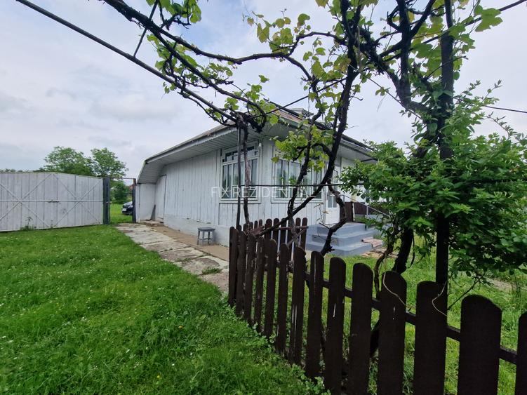Oportunitate rara pentru investitie - teren cu casa batraneasca locuibila - 2