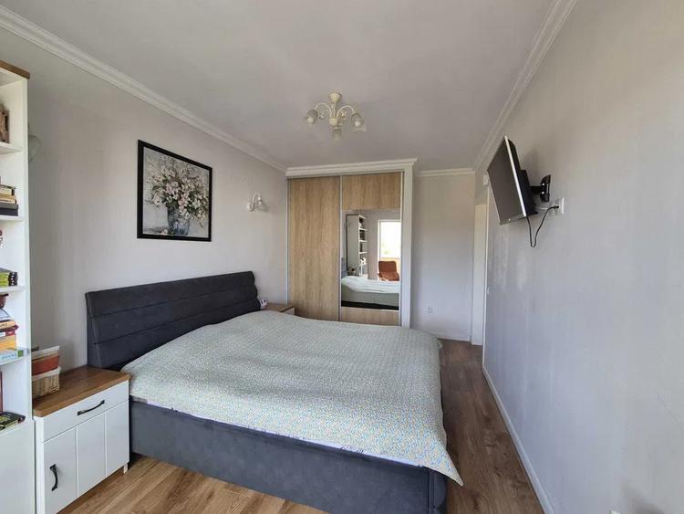 Apartament 3 camere | etaj 1 | parcare | zona Florilor