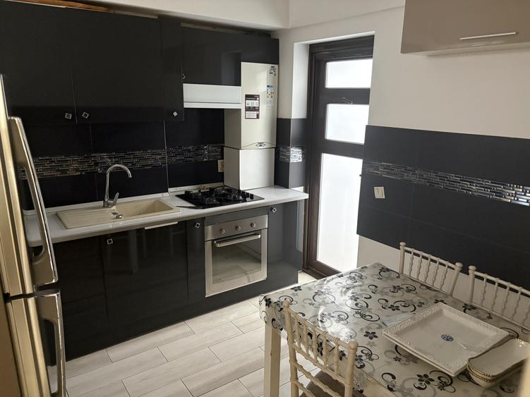Casă cu 3 camere recent renovată, zona Damaroaia, Bucurestii Noi