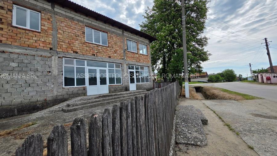 CASA/SPATIU COMERCIAL - GENUNENI - 20