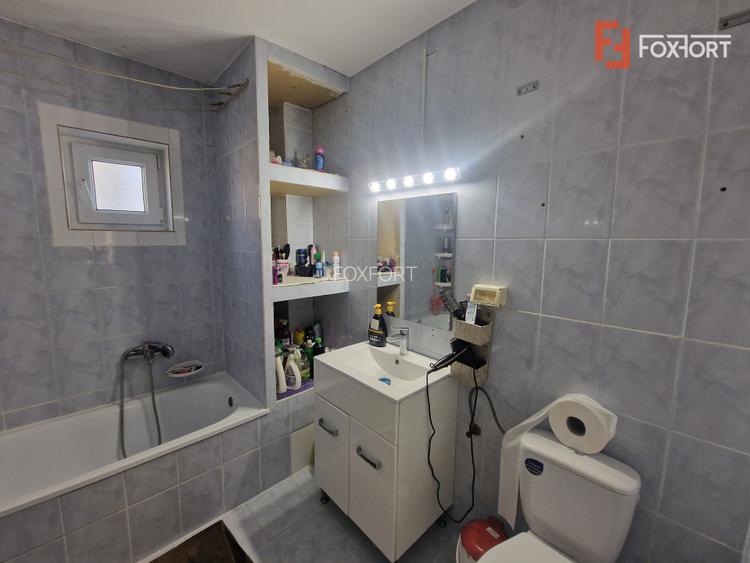 Casa individuala de vanzare cu 7 camere - Recas - 31