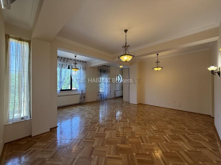 Vila 9 camere cu piscina si teren de 1.000 mp - 17