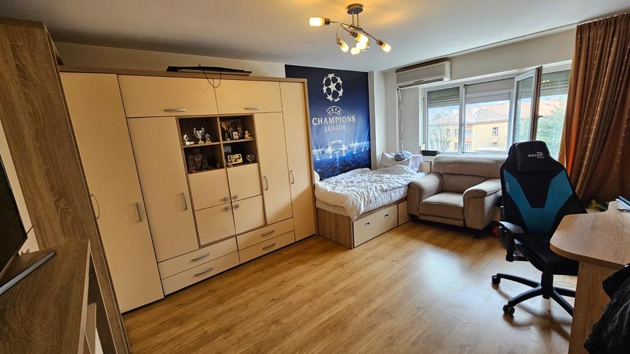 Apartament Centrul Civic,vedere Tampa,mobilat-utilat,160000 Euro